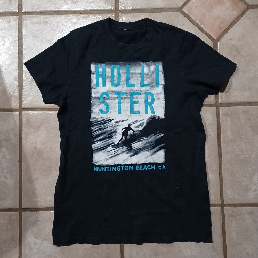 Hollister Surfer T Shirt Small